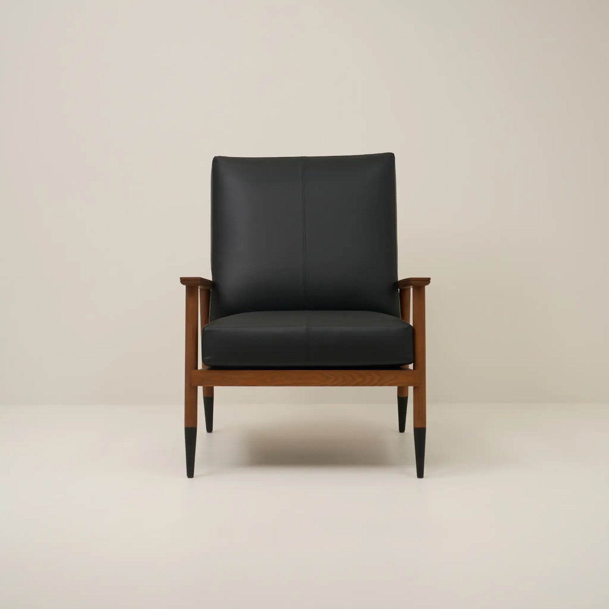 BAWA LOUNGE CHAIR