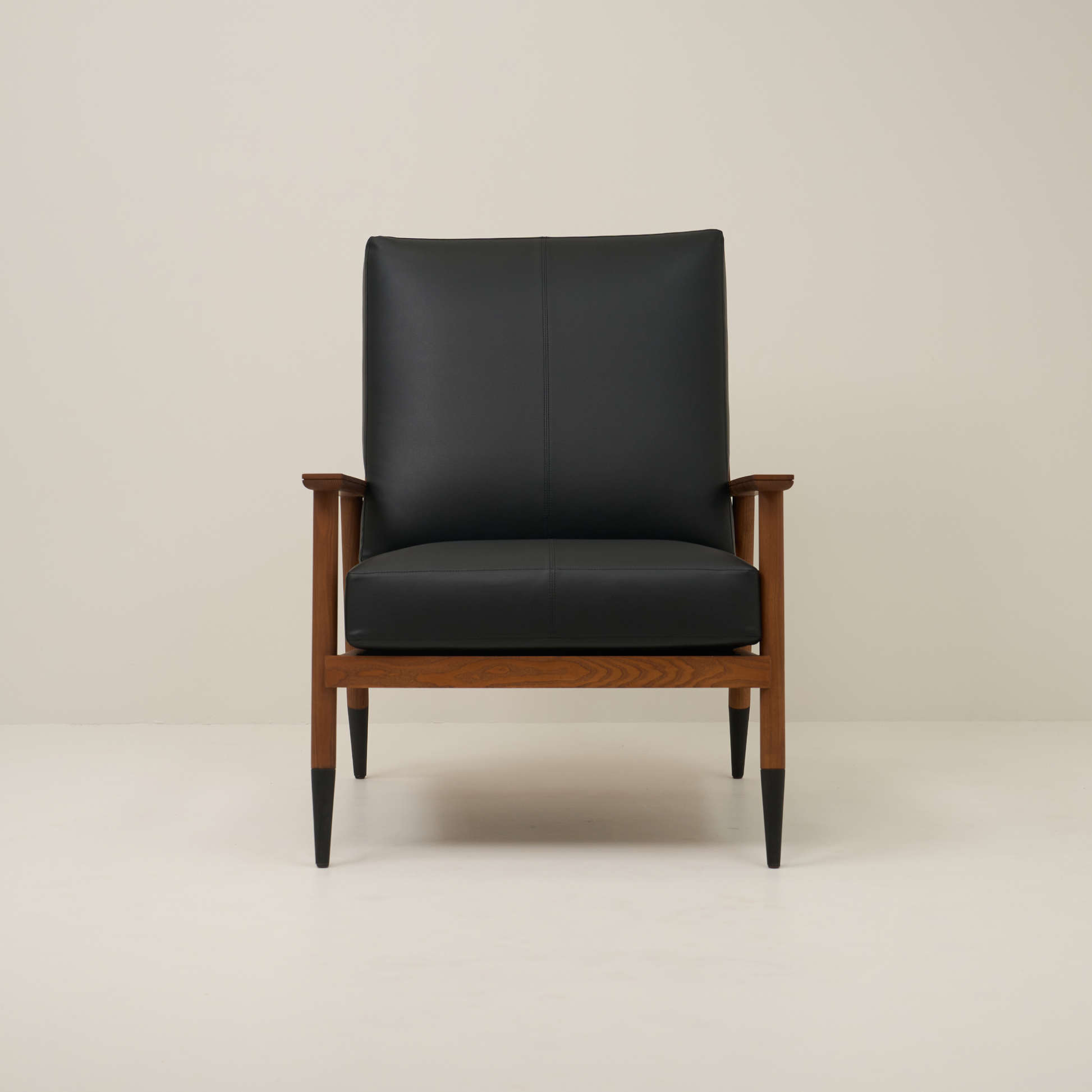 BAWA LOUNGE CHAIR