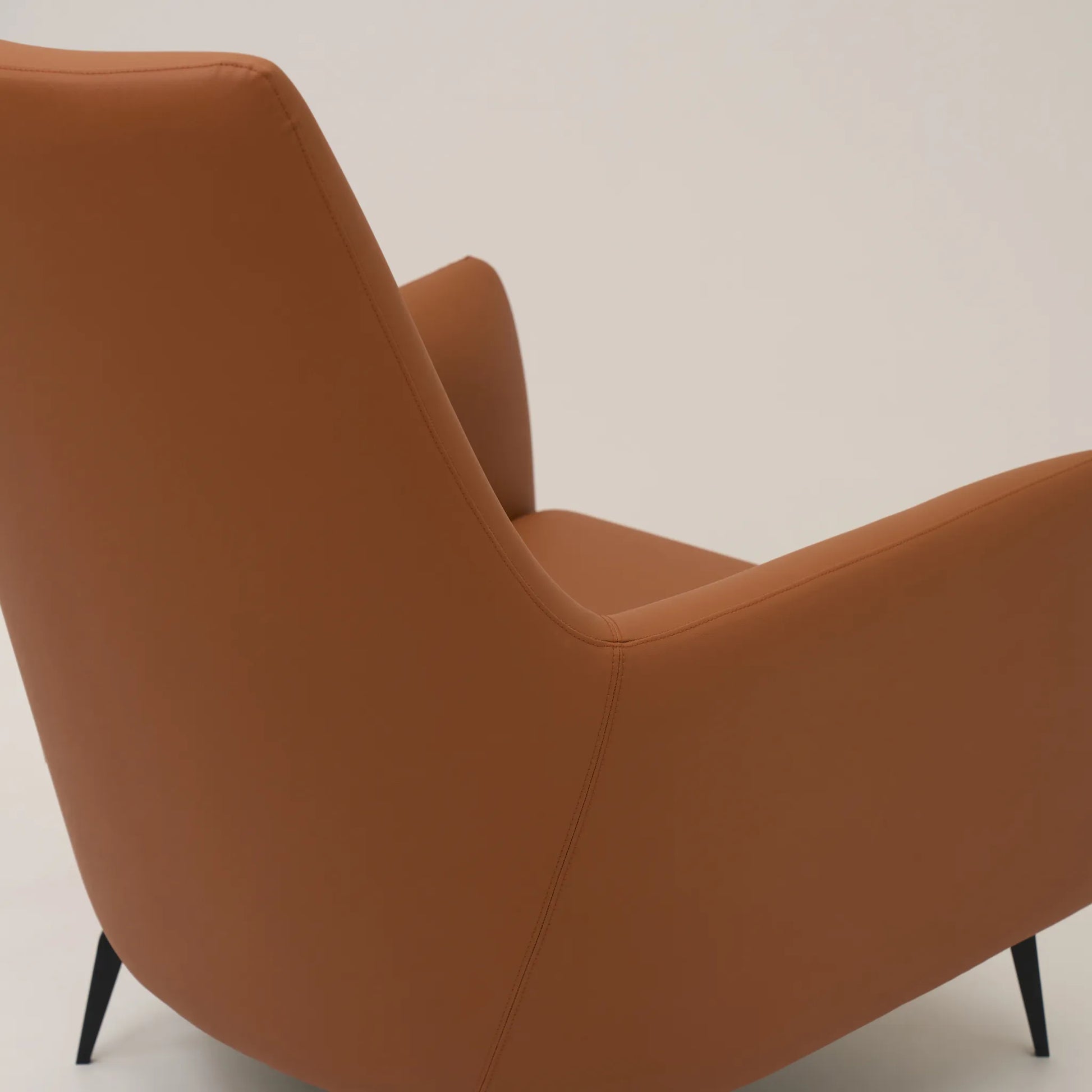 BIDA LOUNGE CHAIR