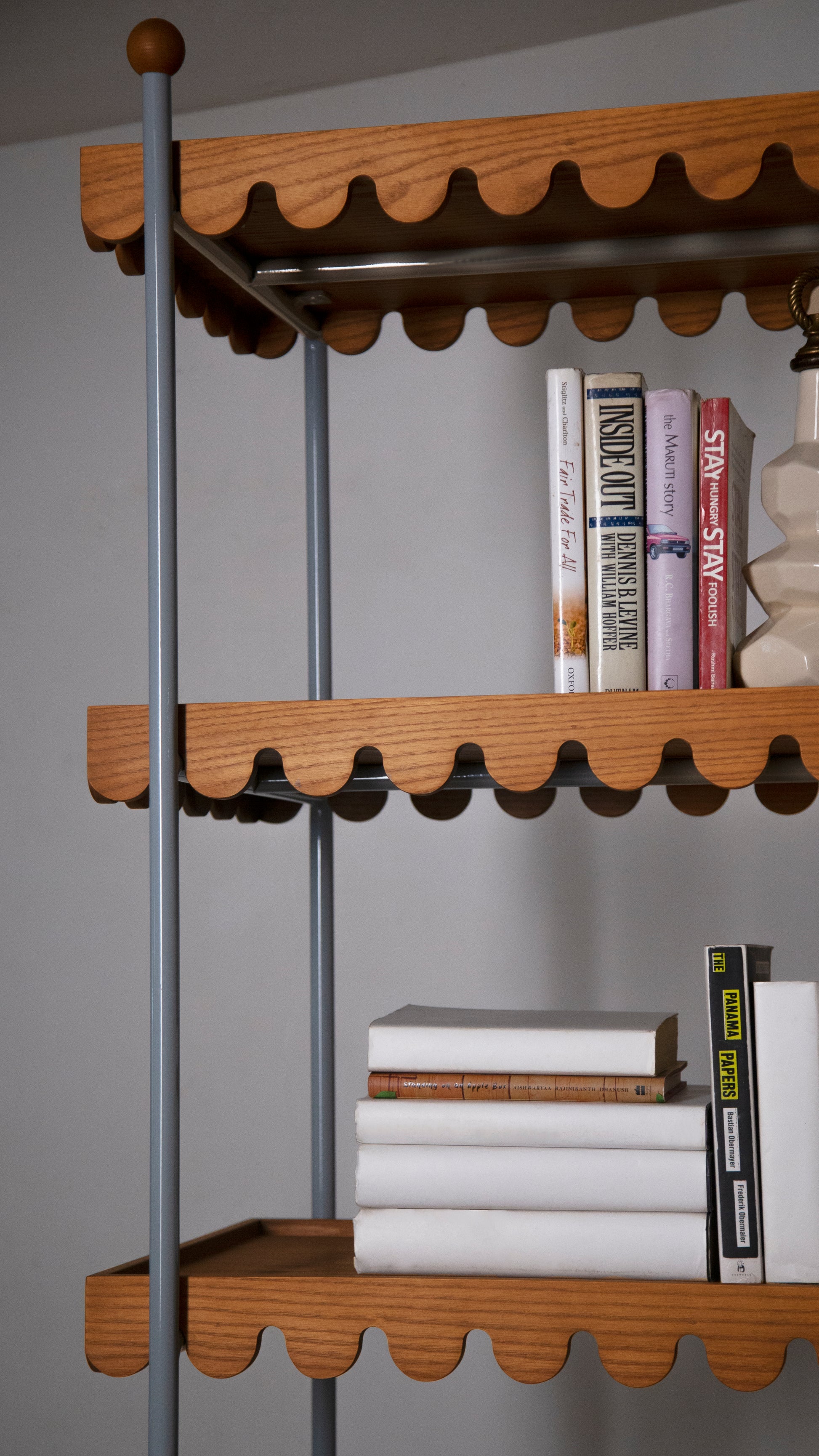 SQUIGGLE BOOKSHELF