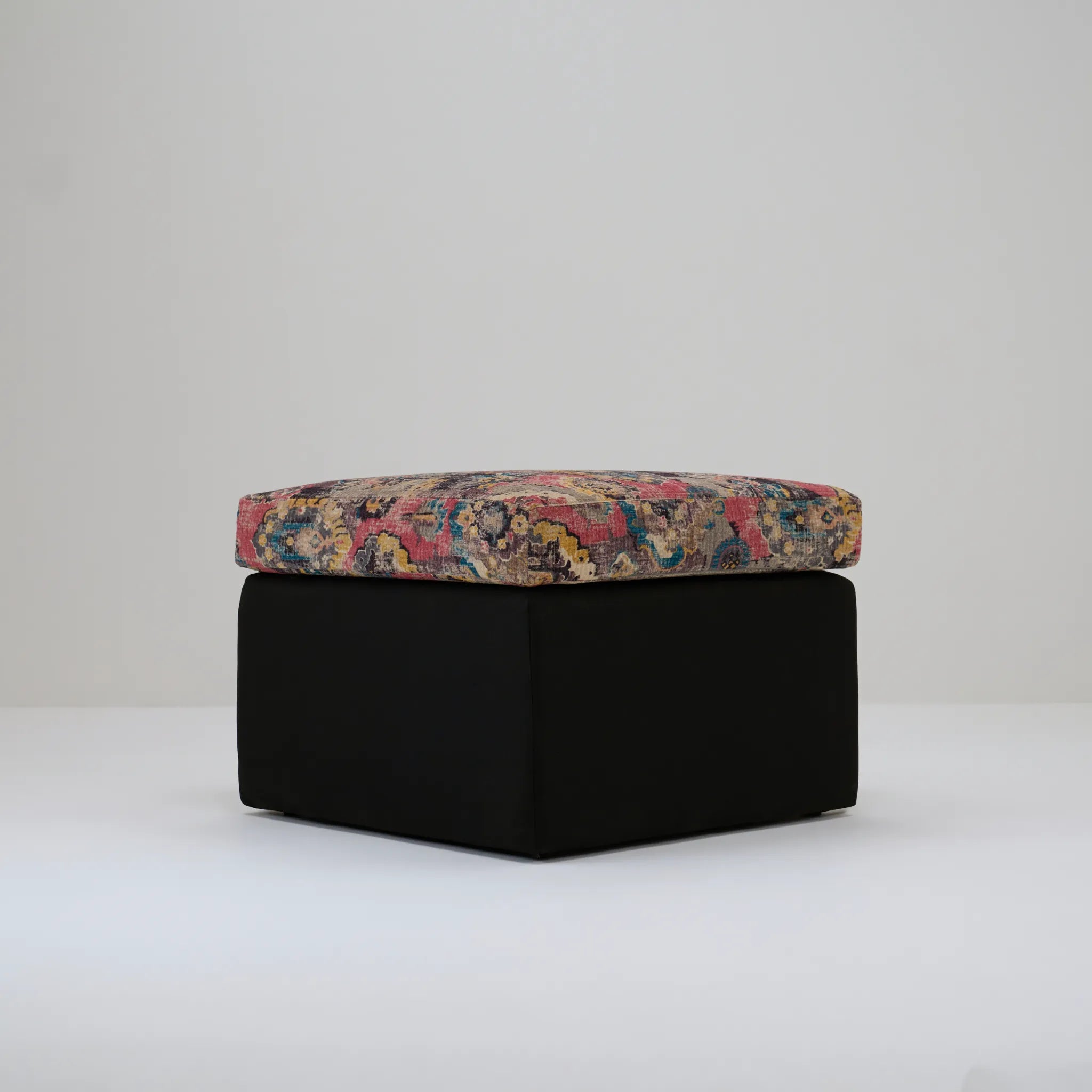 MADDOX FOOTSTOOL