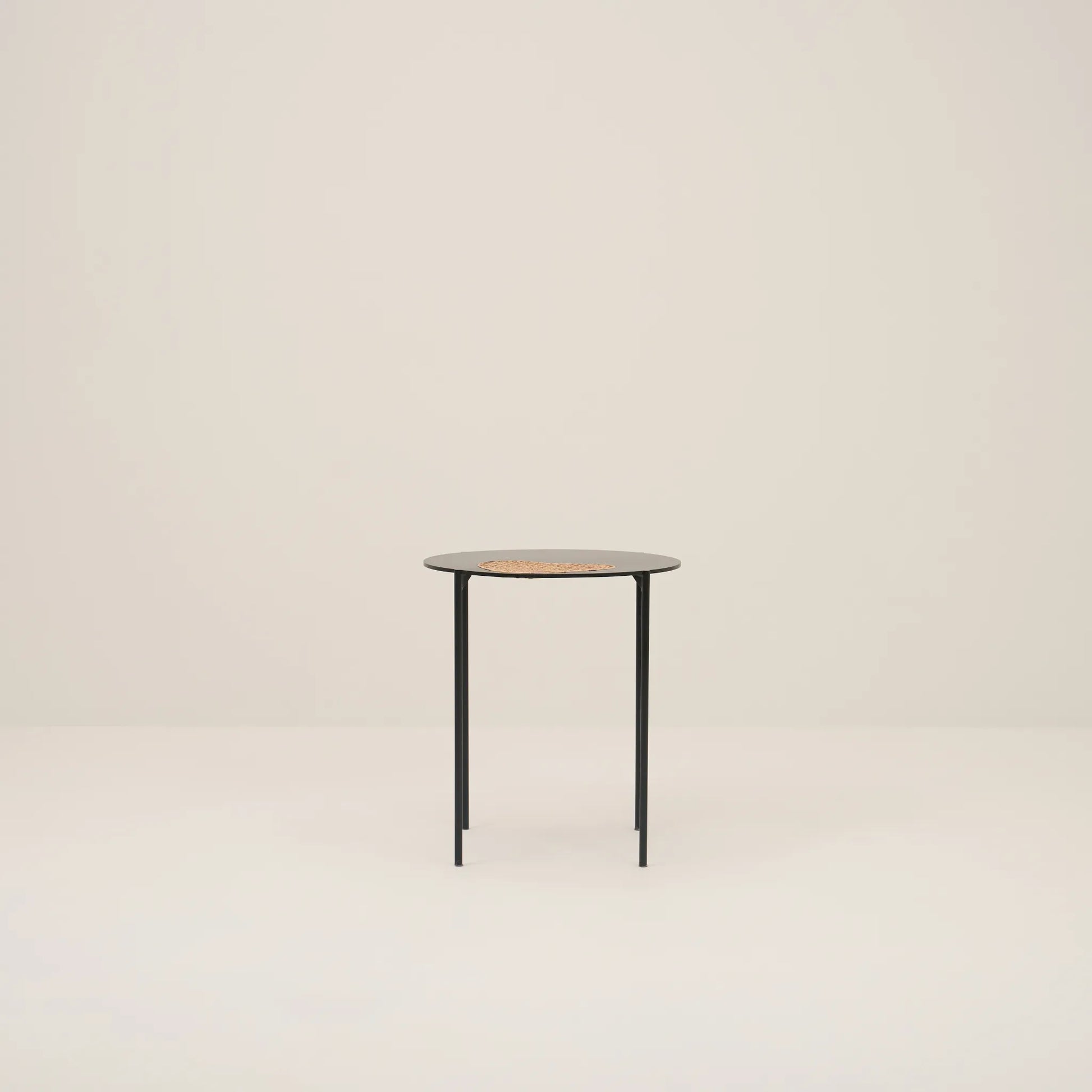 MOBO CIRCLE SIDE TABLE