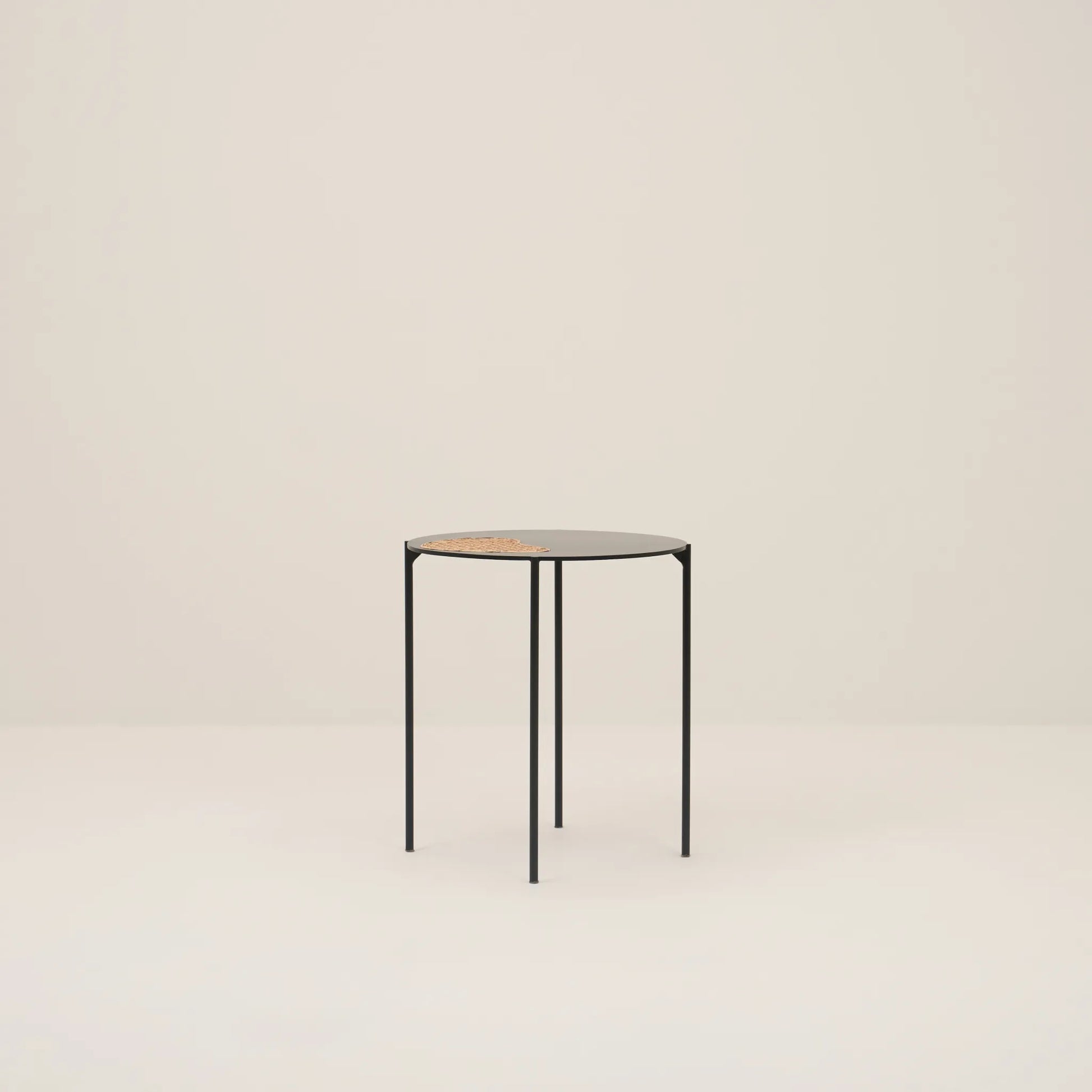 MOBO CIRCLE SIDE TABLE