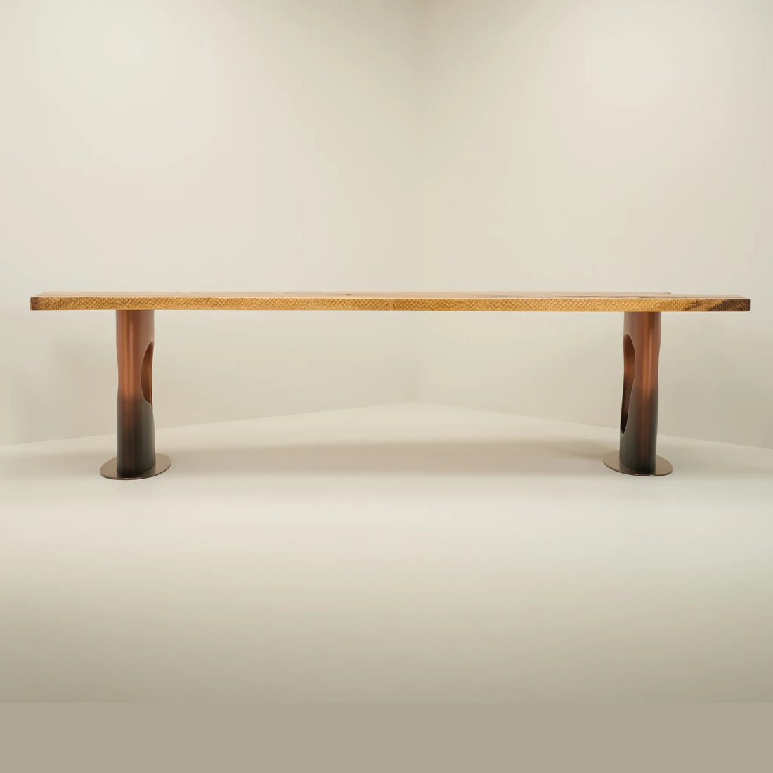 NANYUKI DINING TABLE