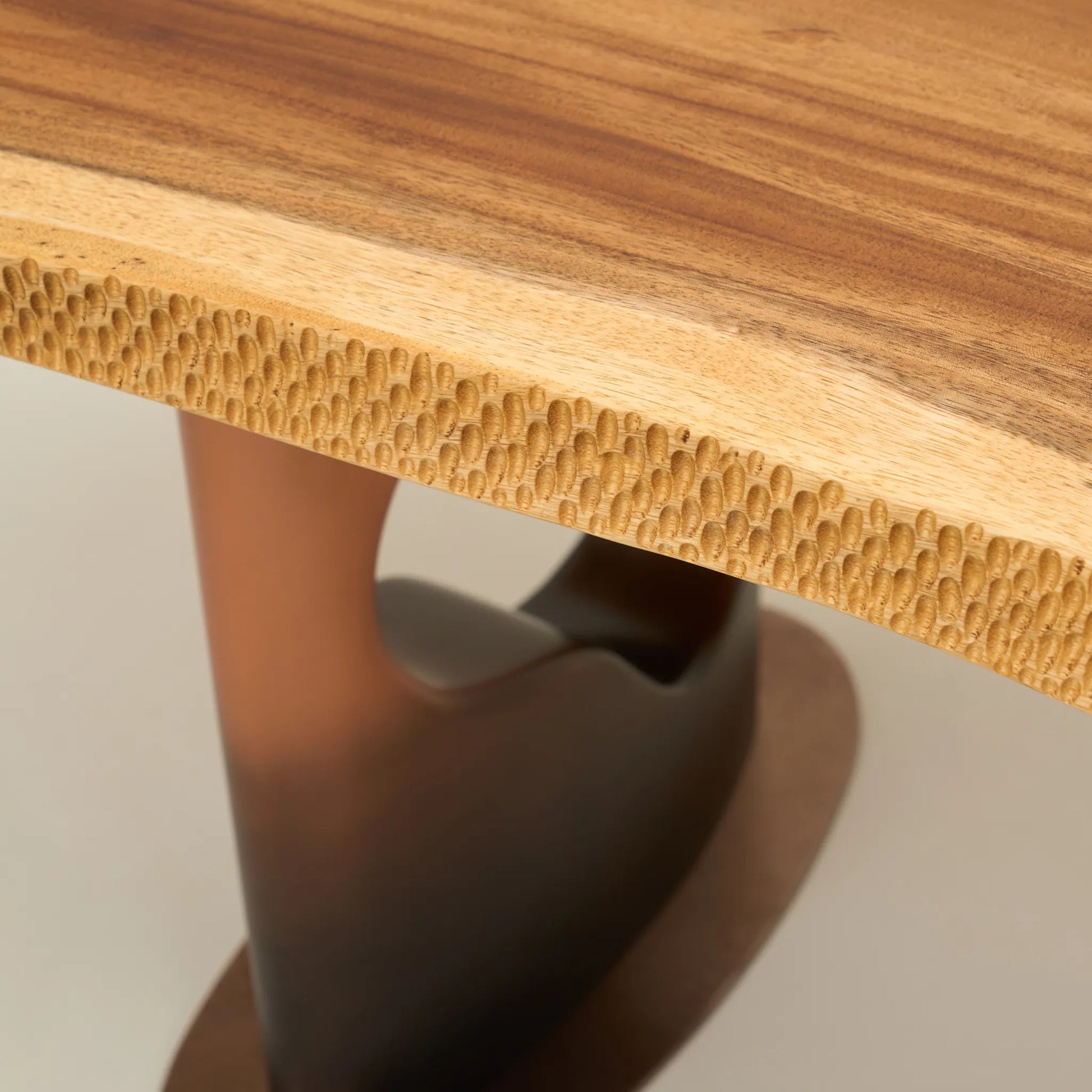 NANYUKI DINING TABLE