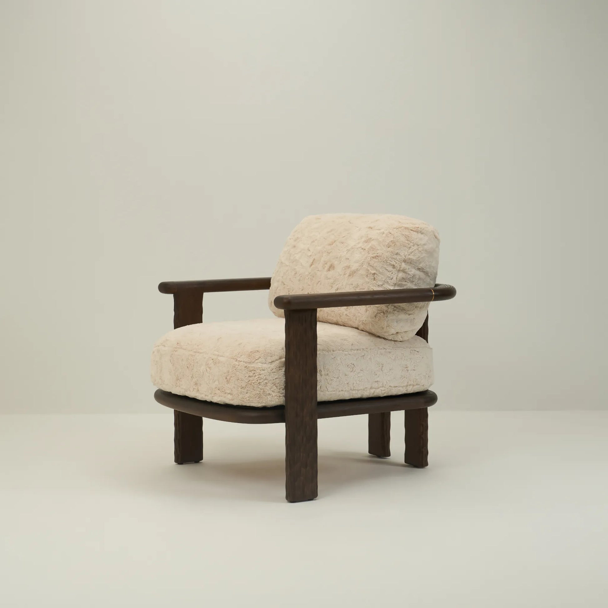 NANYUKI LOUNGE CHAIR | ALPHA