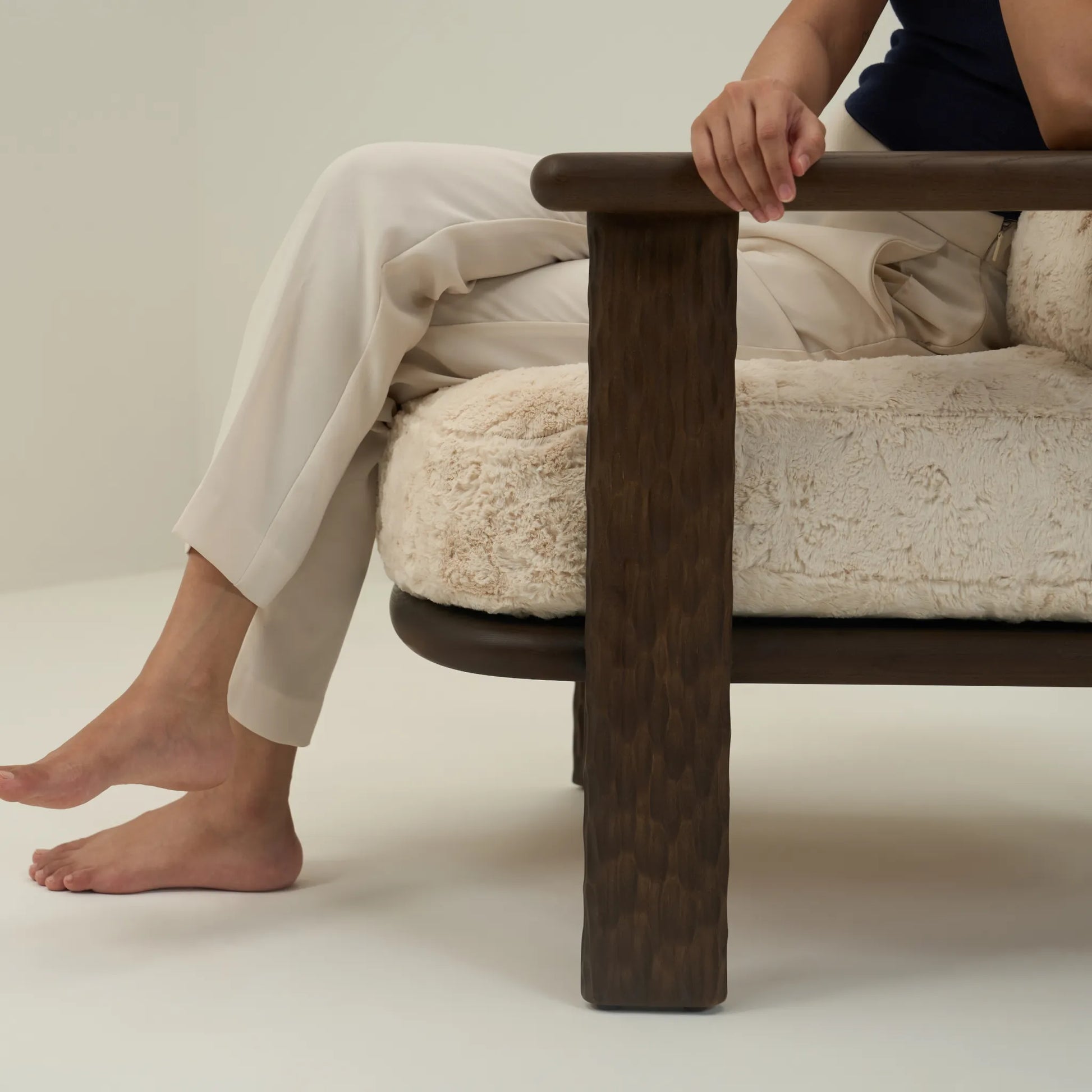 NANYUKI LOUNGE CHAIR | ALPHA