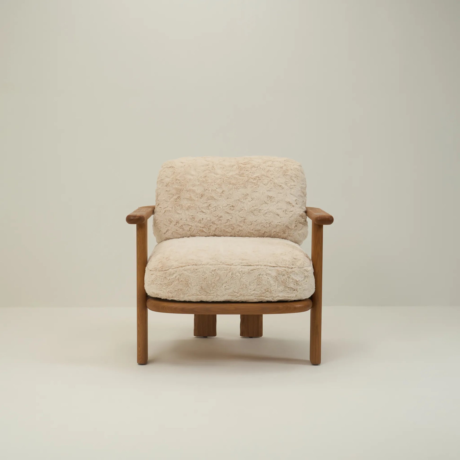 NANYUKI LOUNGE CHAIR | PRIMO