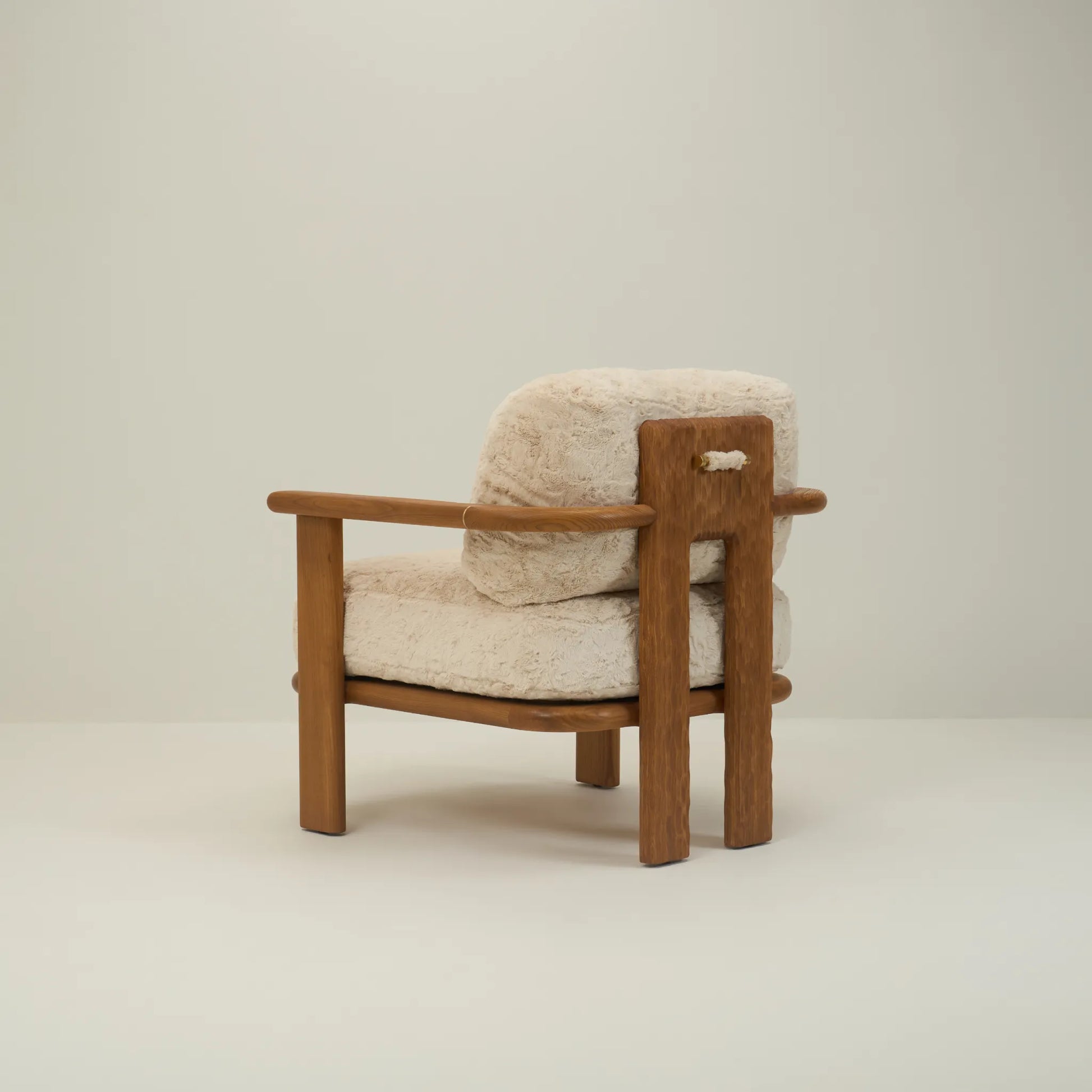 NANYUKI LOUNGE CHAIR | PRIMO