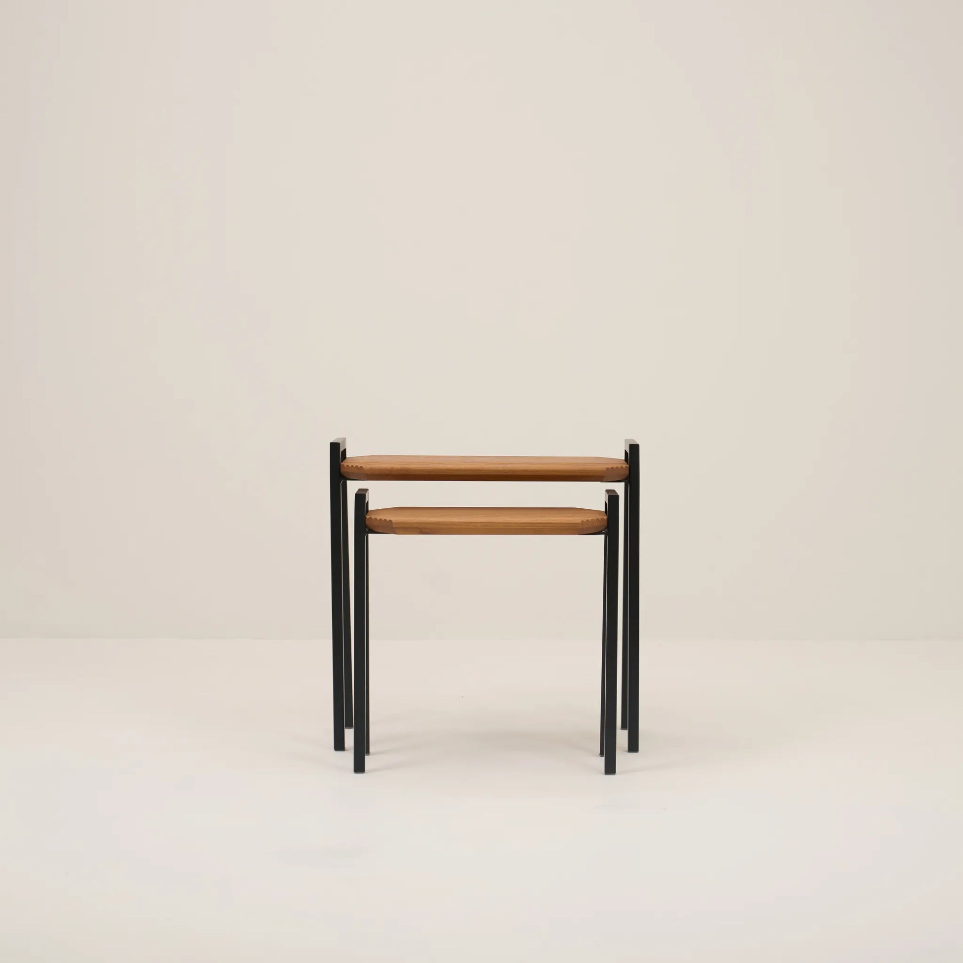 PETRA NESTING TABLE