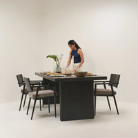 RYGA DINING TABLE