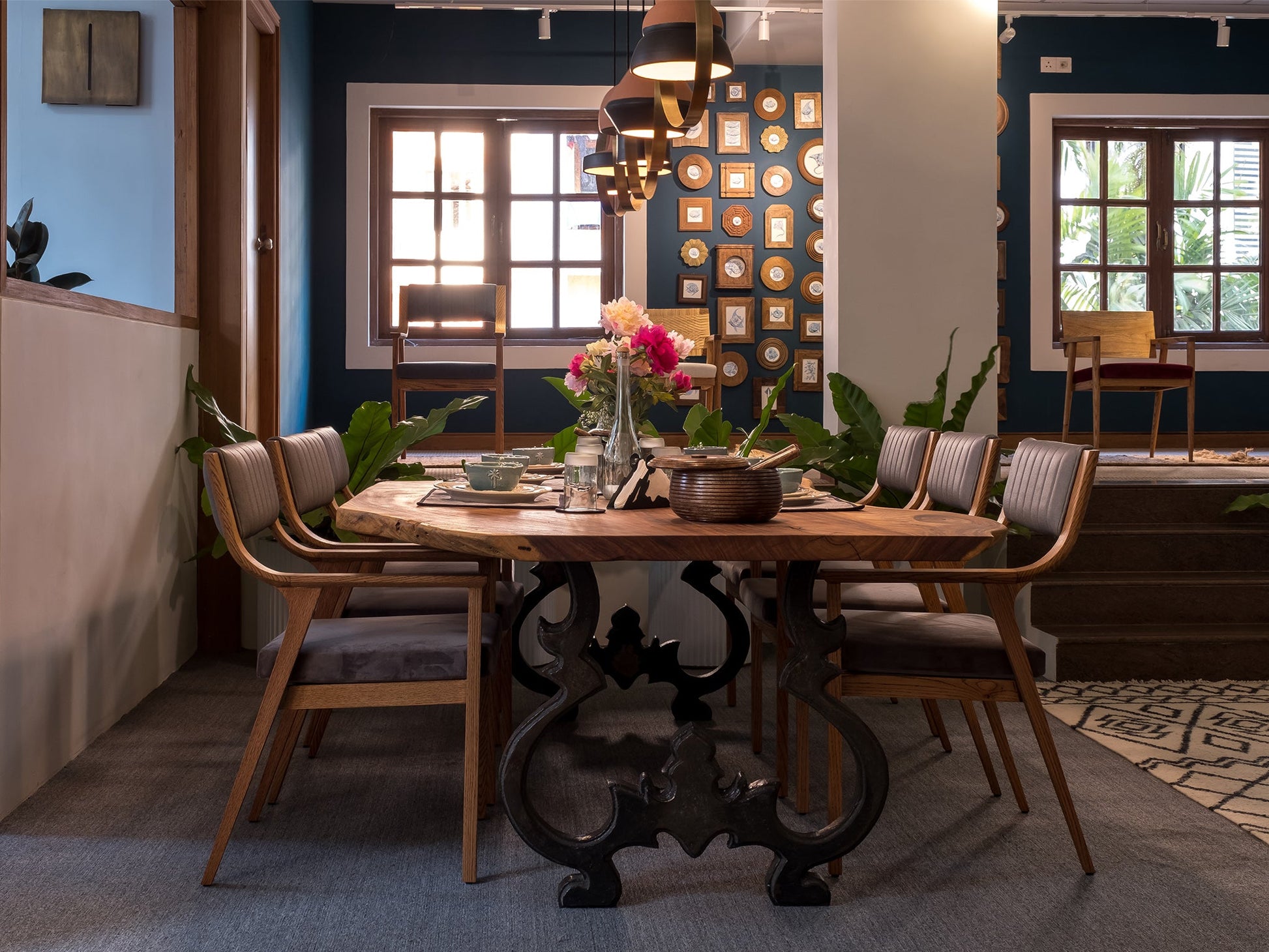 FLORENCE DINING TABLE | 6-8 SEATER